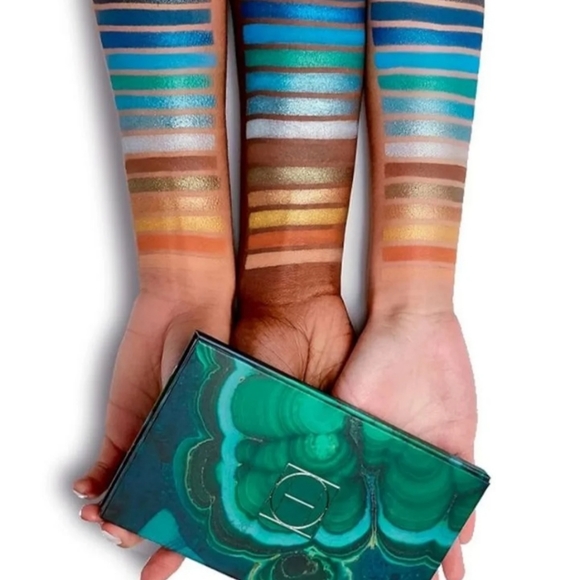 SOLD! Hipdot Palette